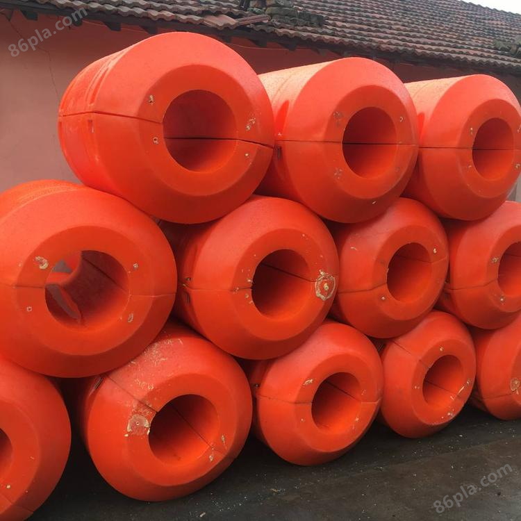 320管径塑料管道浮体内河疏浚浮桶安装