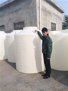 1吨PE塑料水箱 储水罐水塔厂家南昌发往十堰