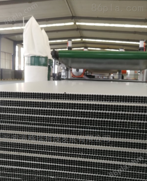 PP三层塑料建筑模板生产线设备