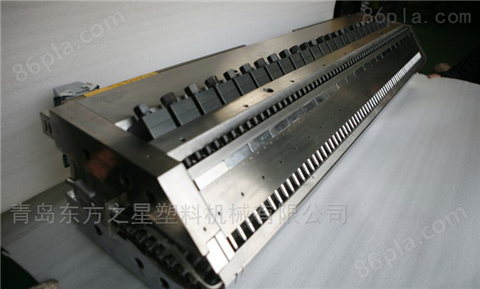 PVC地板革复合片材挤出生产线 规格2200mm